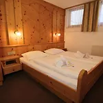 Elfriede 3* Фис